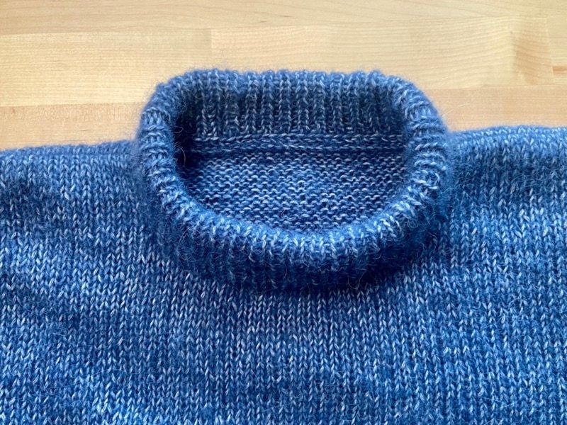 Come cucire un collo doppio ai ferri
