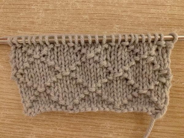 Come fare il punto Reticolato (Diamond Brocade stitch) ai ferri